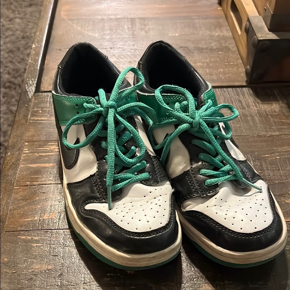 Nike SB Dunk Low Pro Classic Green Black Toe
